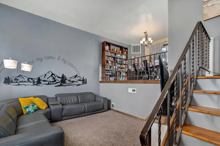 3457 S Carriage Avenue, Springfield, MO 65809 - Image #2