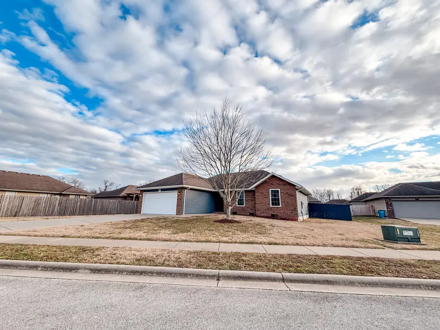 3082 E Loren Street, Republic, MO 65738 - Image #2