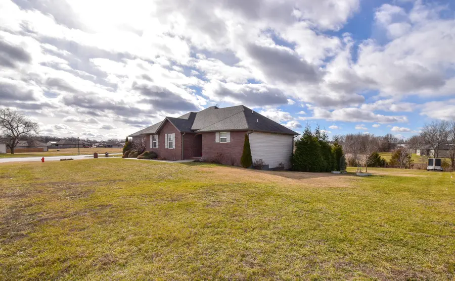 519 Elm Avenue, Clever, MO 65631 - Image #3