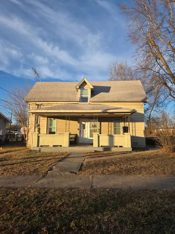 2423 W Olive Street, Springfield, MO 65802
