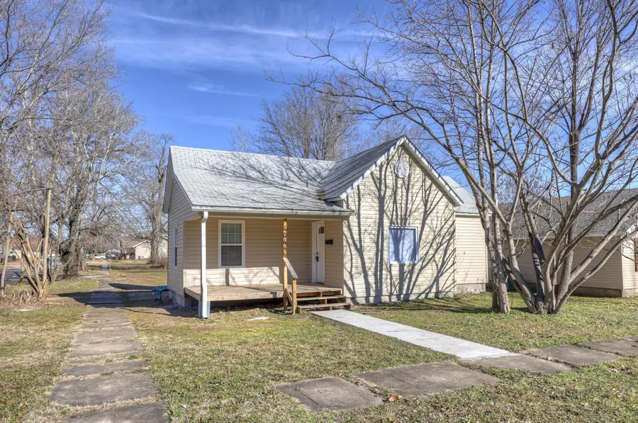 404 E 18th Street, Baxter Springs, KS 66713 - Image #2