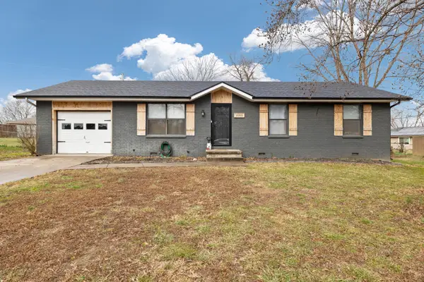 1005 N 13th Avenue, Ozark, MO 65721