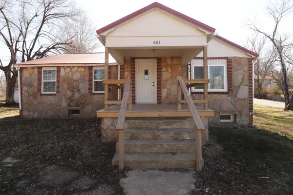 803 E Benton Avenue, Ava, MO 65608