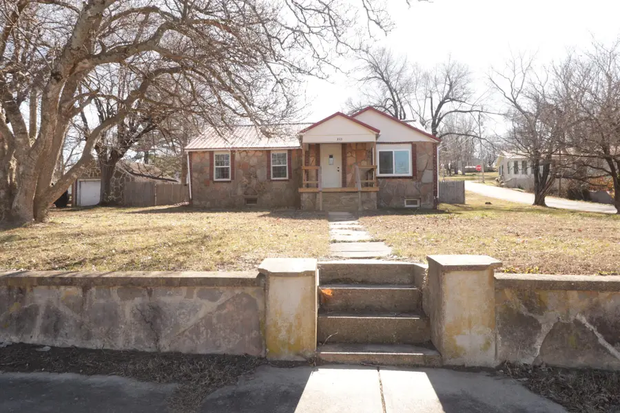 803 E Benton Avenue, Ava, MO 65608 - Image #2