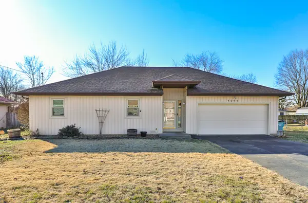 4044 W Groton Street, Springfield, MO 65803