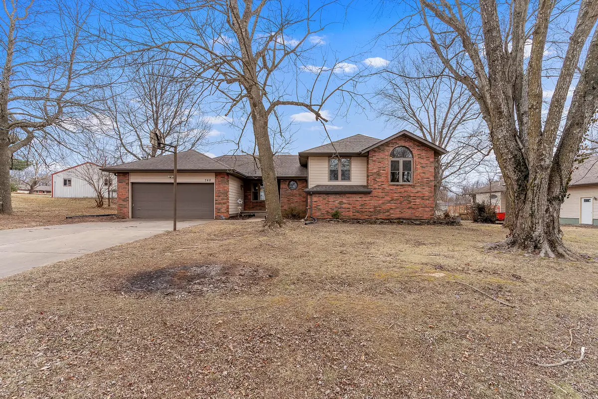 748 E Bluff Drive, Springfield, MO 65803 - Image #1