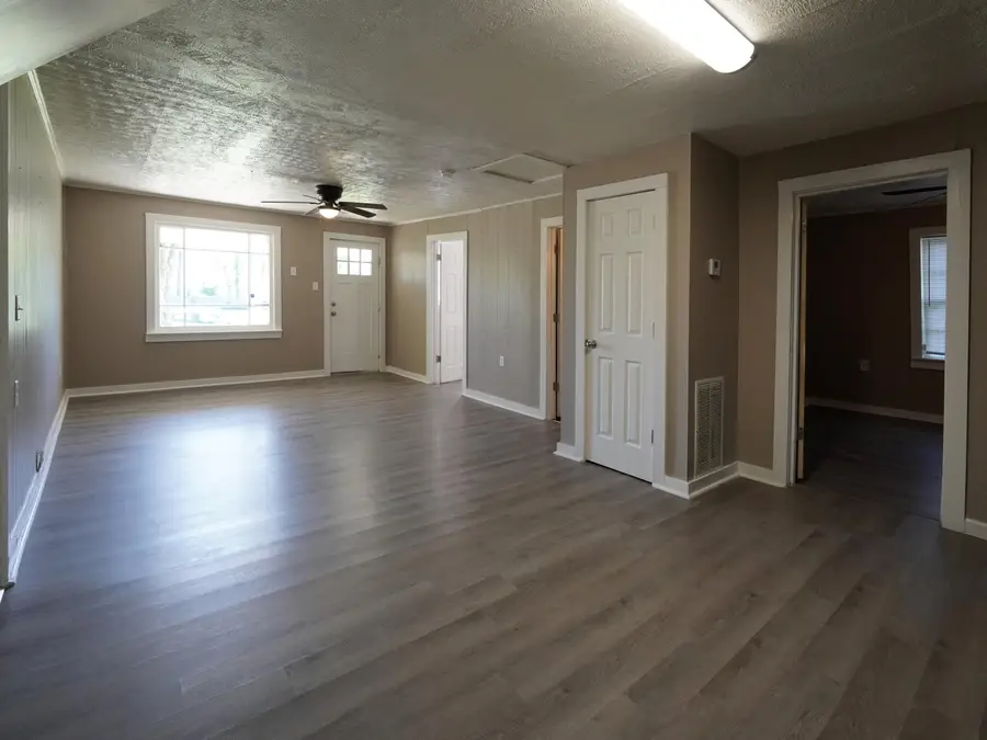 735 N Brown Avenue, Springfield, MO 65802 - Image #3