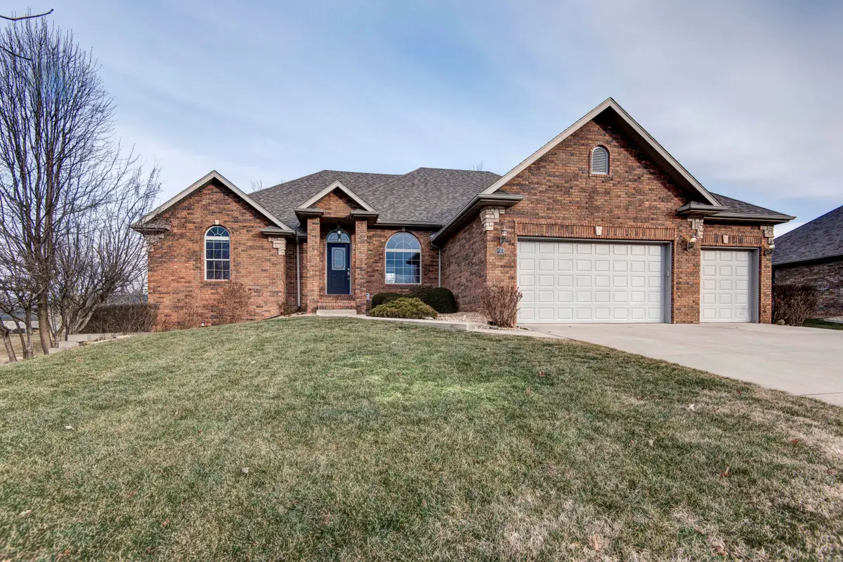 711 Robinwood Lane, Nixa, MO 65714 - Image #1