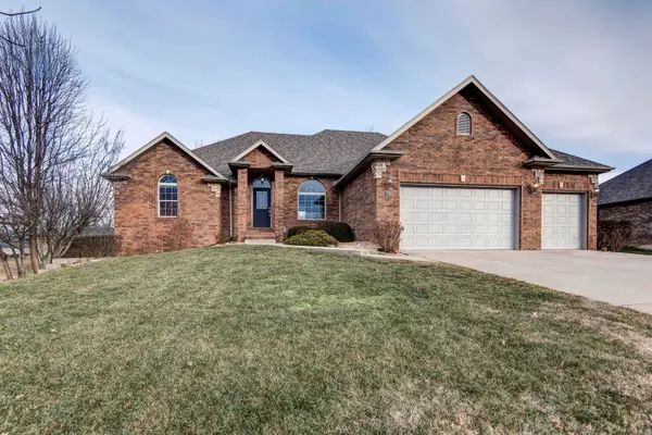 711 Robinwood Lane, Nixa, MO 65714