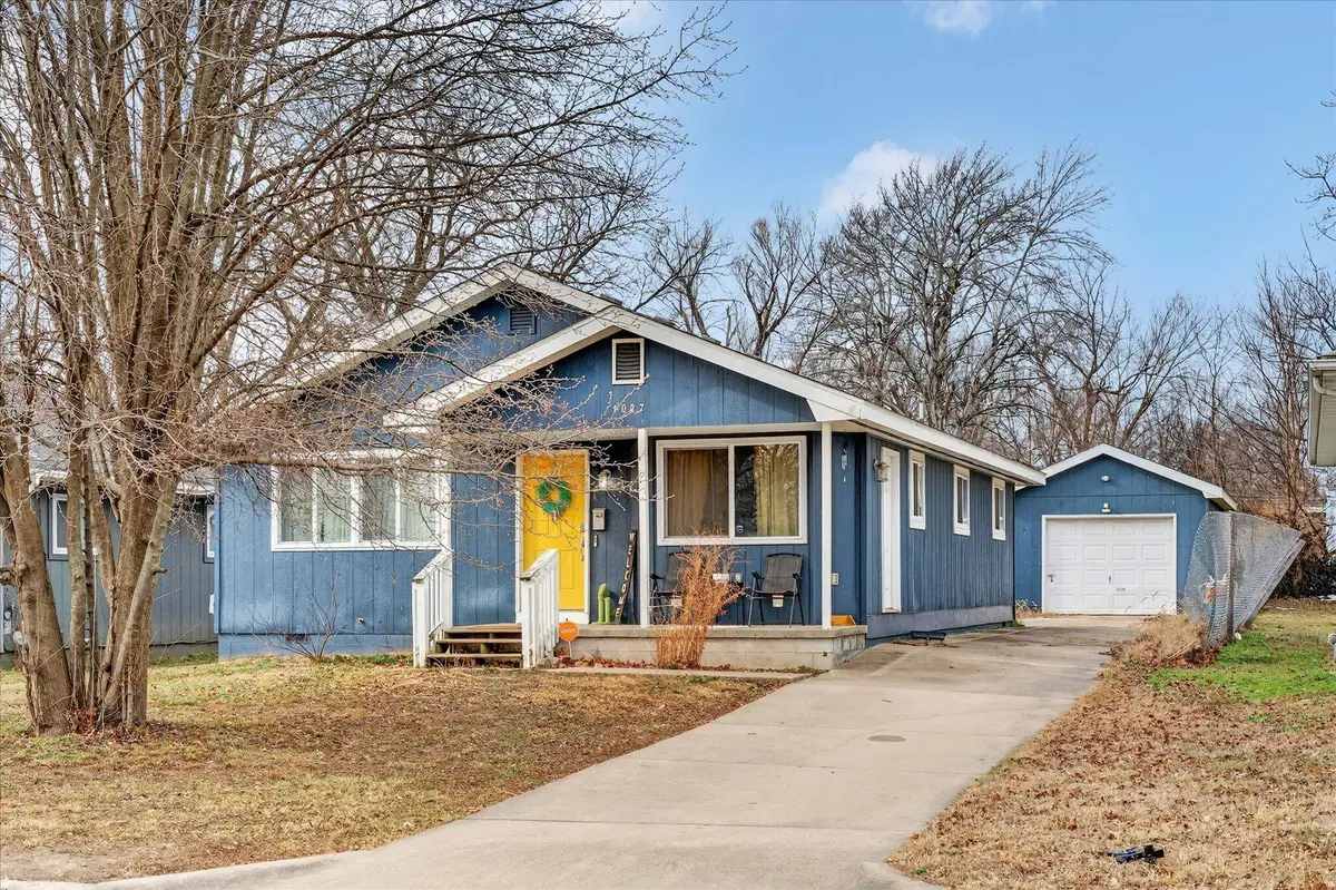 1027 N Warren Avenue, Springfield, MO 65802 - Image #1