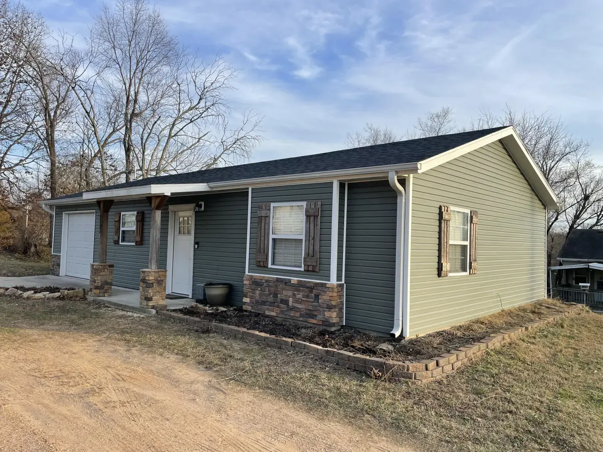 107 Southview Avenue, Ava, MO 65608 - Image #1