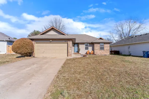 3917 W Kay Pointe Boulevard, Springfield, MO 65802