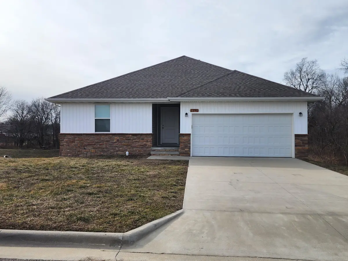 1295 S Whitaker Avenue, Republic, MO 65738 - Image #1