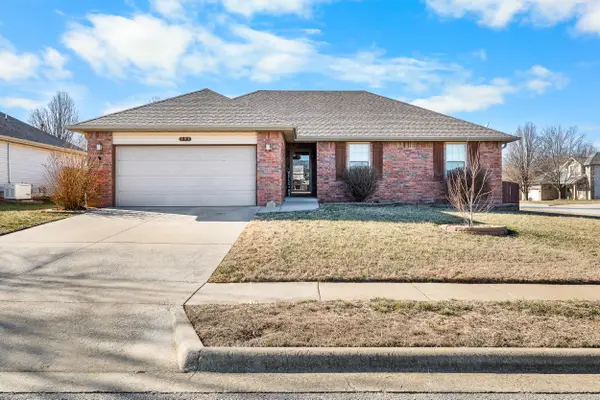 393 N Ladera Drive, Republic, MO 65738