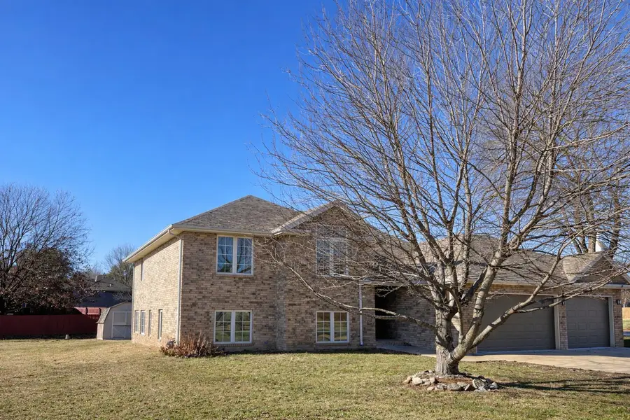 2401 S April Avenue, Springfield, MO 65807 - Image #3
