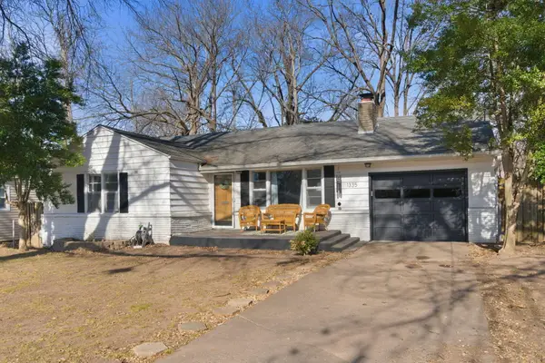 1335 E Cozy Street, Springfield, MO 65804