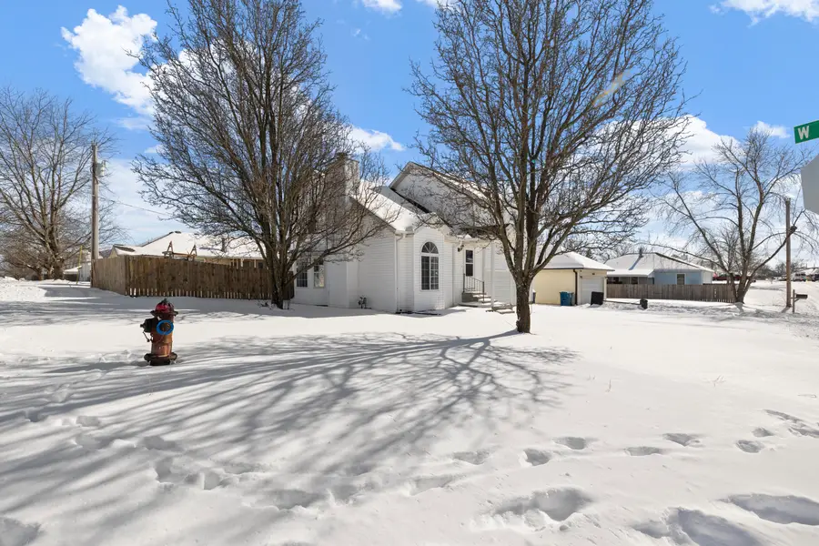 826 S Hickory Lane, Nixa, MO 65714 - Image #2