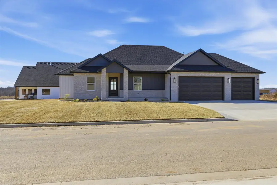 1371 N Collins Drive, Republic, MO 65738 - Image #2