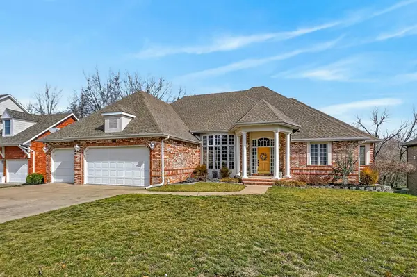 2328 S Celebration Avenue, Springfield, MO 65809