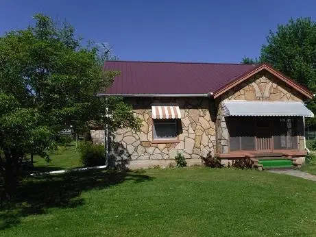 407 S College Avenue, Marionville, MO 65705