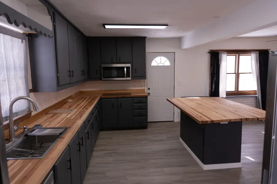 413 S Washington Avenue, Walnut Grove, MO 65770 - #3