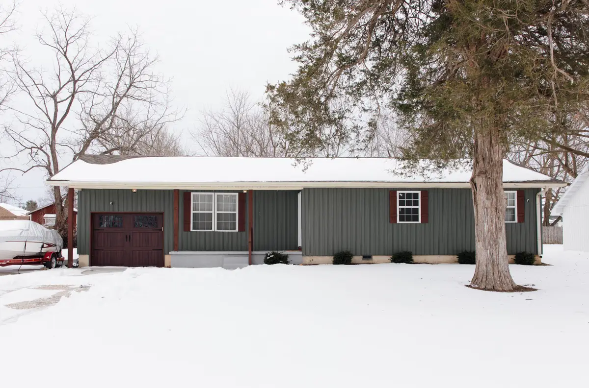236 N Division St, Seymour, MO 65746 - Image #1