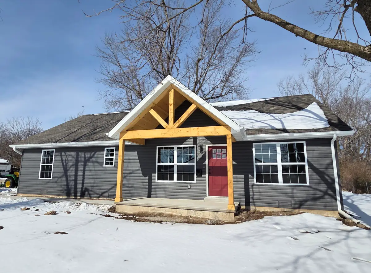 705 E Washington Street, Marshfield, MO 65706 - Image #1