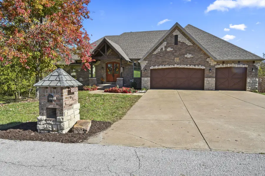 2010 S 22nd Avenue, Ozark, MO 65721 - #2