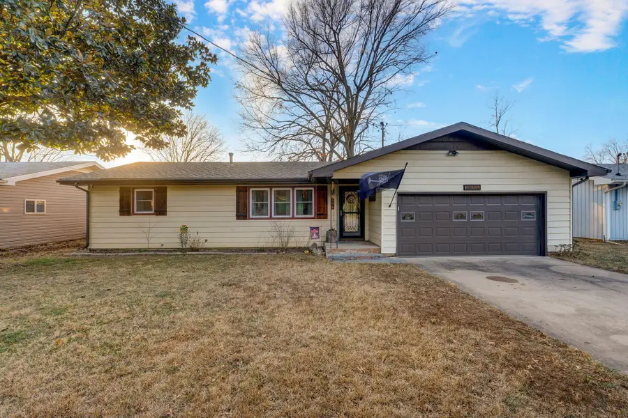 217 N Ken Avenue, Springfield, MO 65802 - #3