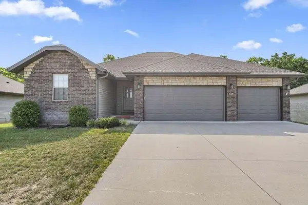 1904 S. Thomas Drive, Ozark, MO 65721