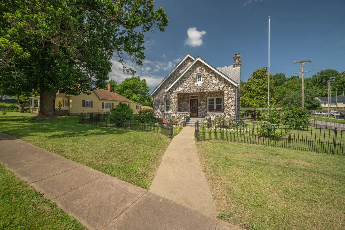 400 S Jefferson Street, Neosho, MO 64850 - Image #1