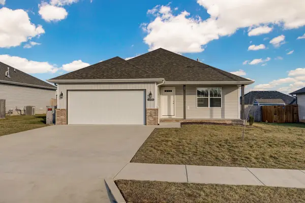 692 N Jozlynn Avenue, Republic, MO 65738