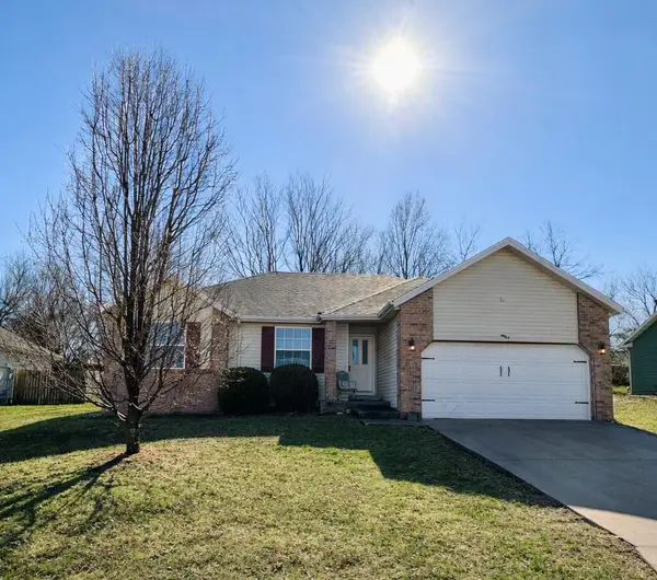 314 W Cherokee Path, Clever, MO 65631