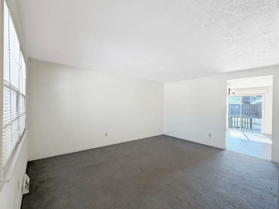 2242 E Meadow Drive, Springfield, MO 65804 - #2