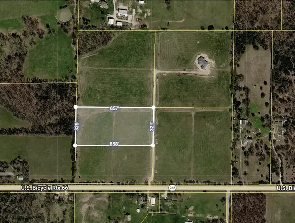 000 S Yellowstone South Lane, Bois D Arc, MO 65612