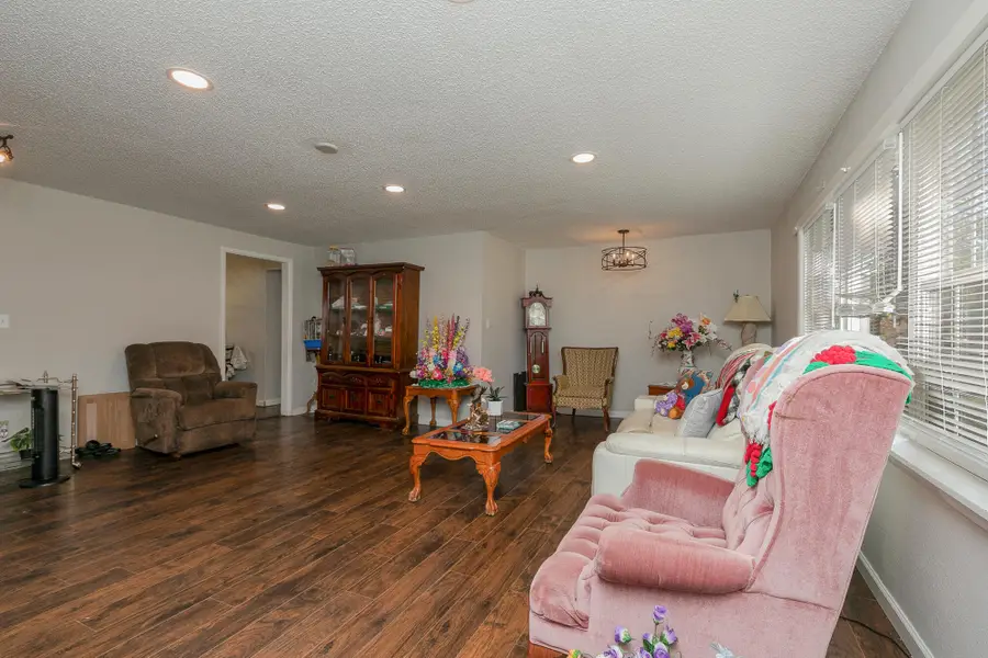 2410 S Fremont Avenue, Springfield, MO 65804 - #3