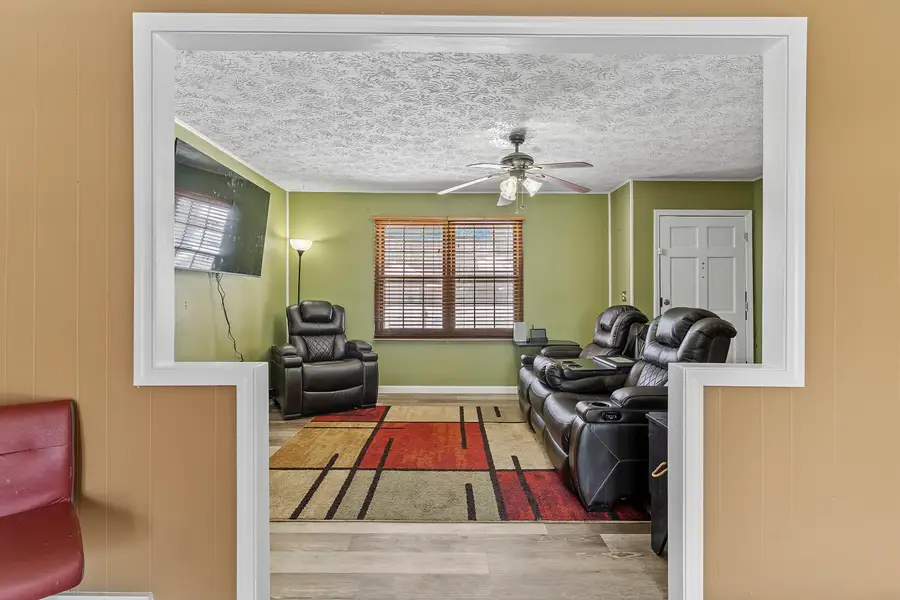 3637 S Fort Avenue, Springfield, MO 65807 - #3