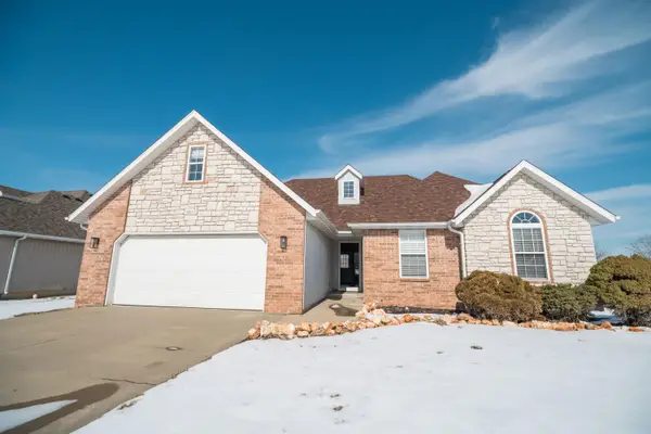 2931 W Riverside Street, Springfield, MO 65807