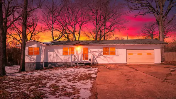 124 W 13th Street, Yellville, AR 72687