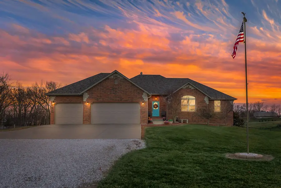 1054 W Itaska Road, Nixa, MO 65714 - #2