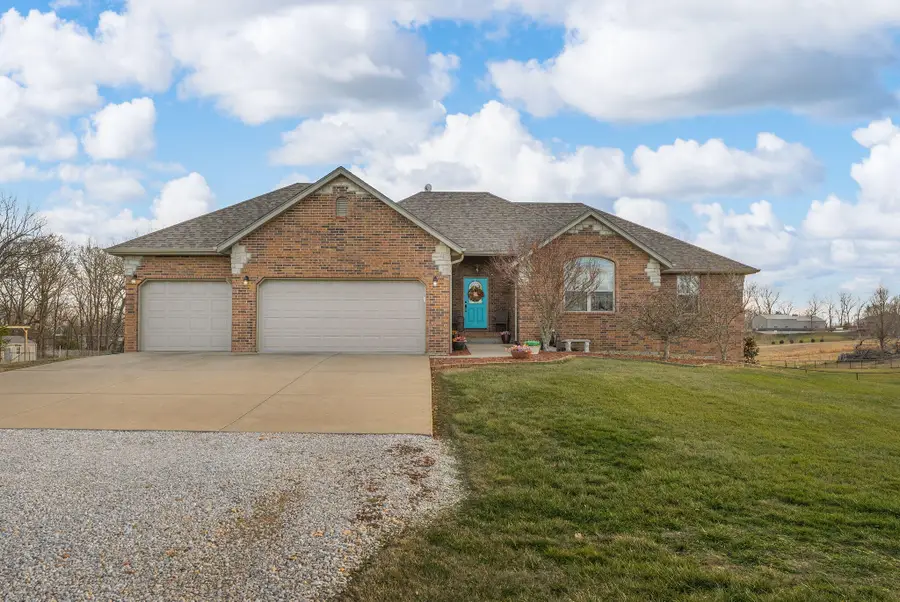 1054 W Itaska Road, Nixa, MO 65714 - #3