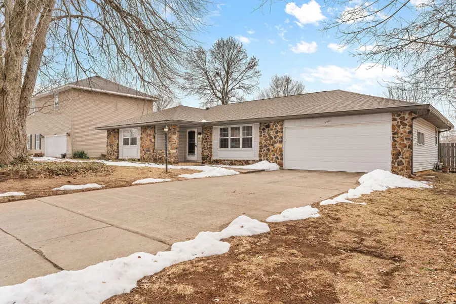 1512 E Hanover Street, Springfield, MO 65804 - #2