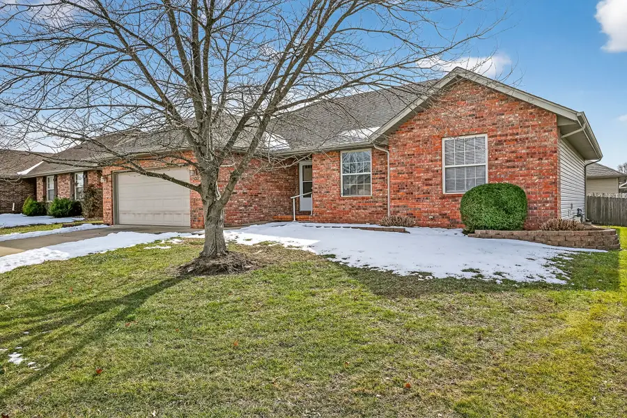 986 W Crestwick Street, Nixa, MO 65714 - #2