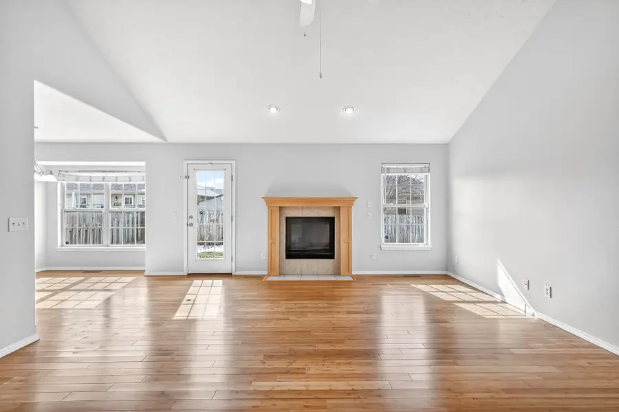 986 W Crestwick Street, Nixa, MO 65714 - #3