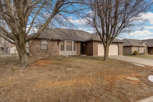 403 E Cherry Street, Nixa, MO 65714