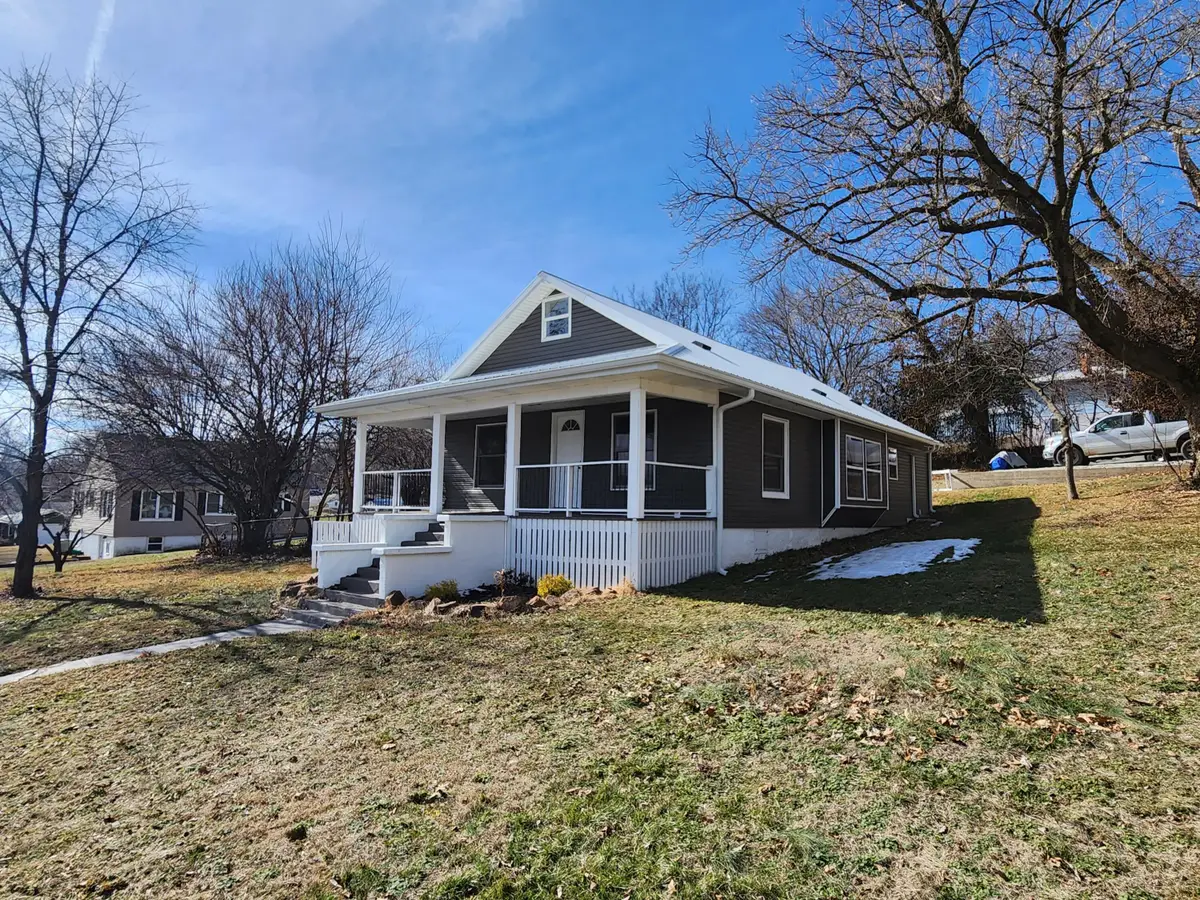 106 Mountain Street, Cassville, MO 65625 - #1