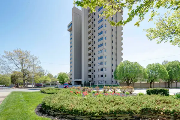 350 S John Q Hammons Parkway #8-B, Springfield, MO 65806