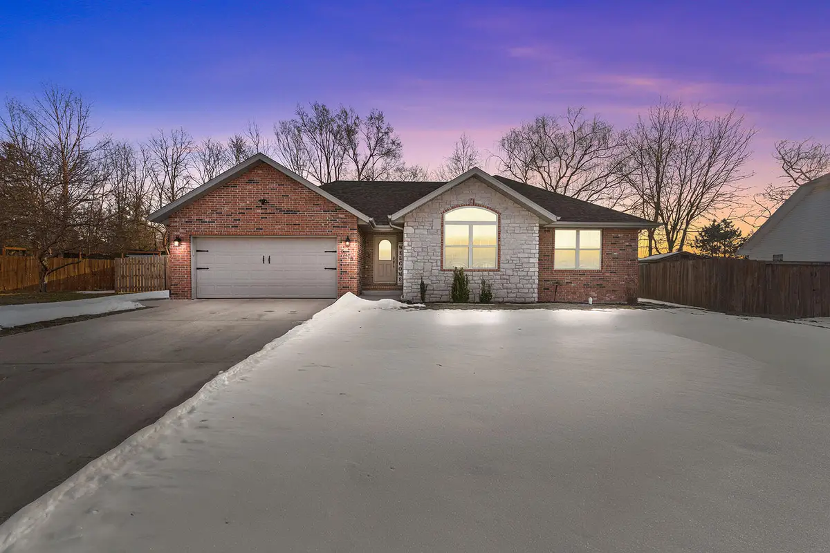 5678 S Fairview Avenue, Springfield, MO 65810 - Image #1