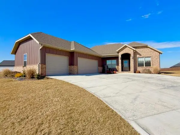 1097 W Franklin Court, Springfield, MO 65810