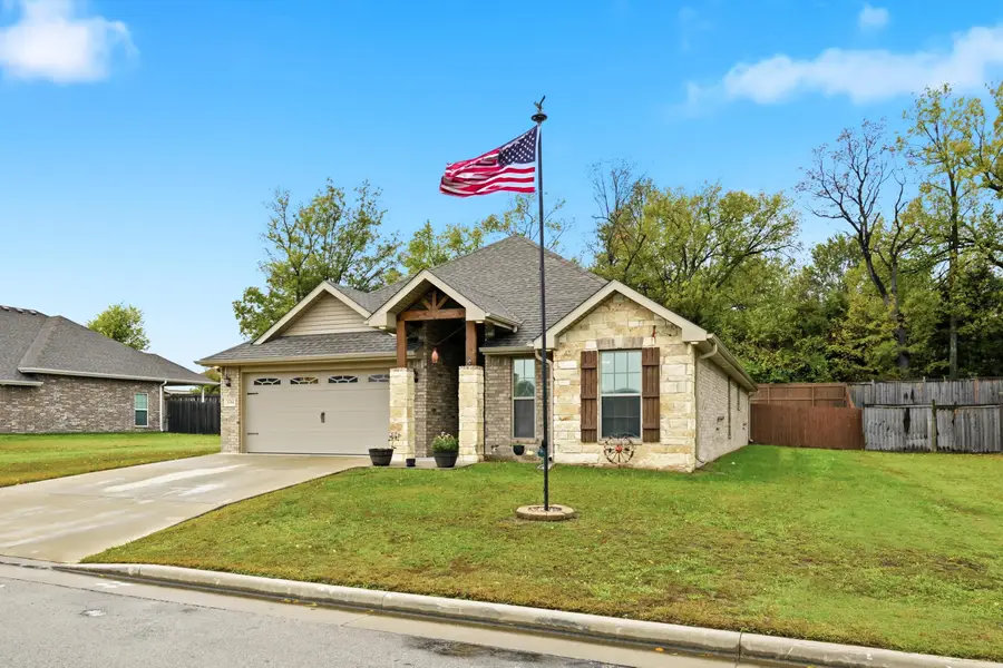 1104 Lakeview Drive, Webb City, MO 64870 - #2